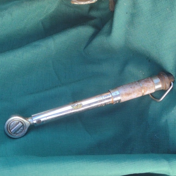 100 Pound Torque wrench Snap On - Picture 1 of 4